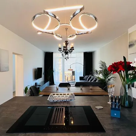 Central Designer 3 Apt With Terrace & Parking