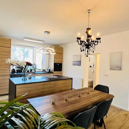 Central Designer 3 Apt With Terrace & Parking *