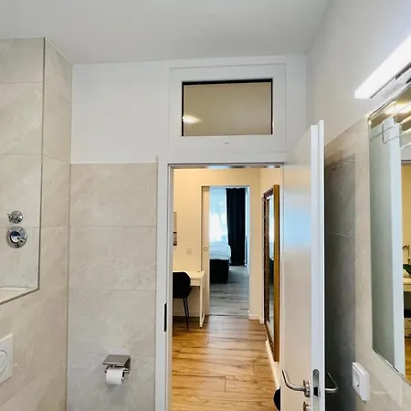 Apartment Central Designer 3 Apt With Terrace & Parking